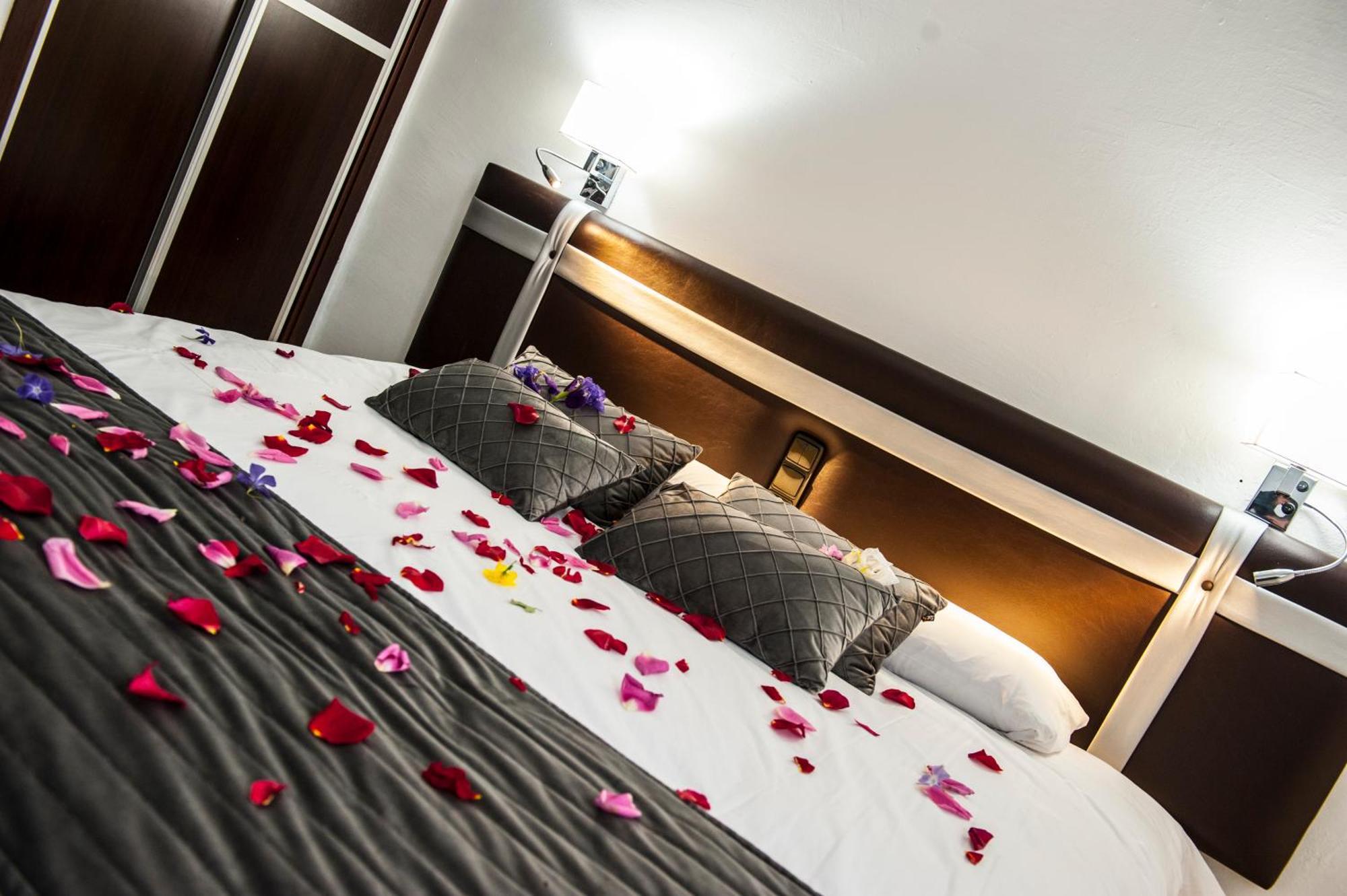 Hostal Las Palomas لوسينا المظهر الخارجي الصورة