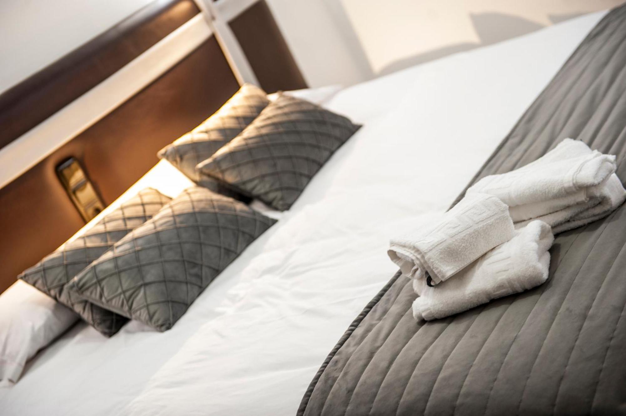 Hostal Las Palomas لوسينا المظهر الخارجي الصورة
