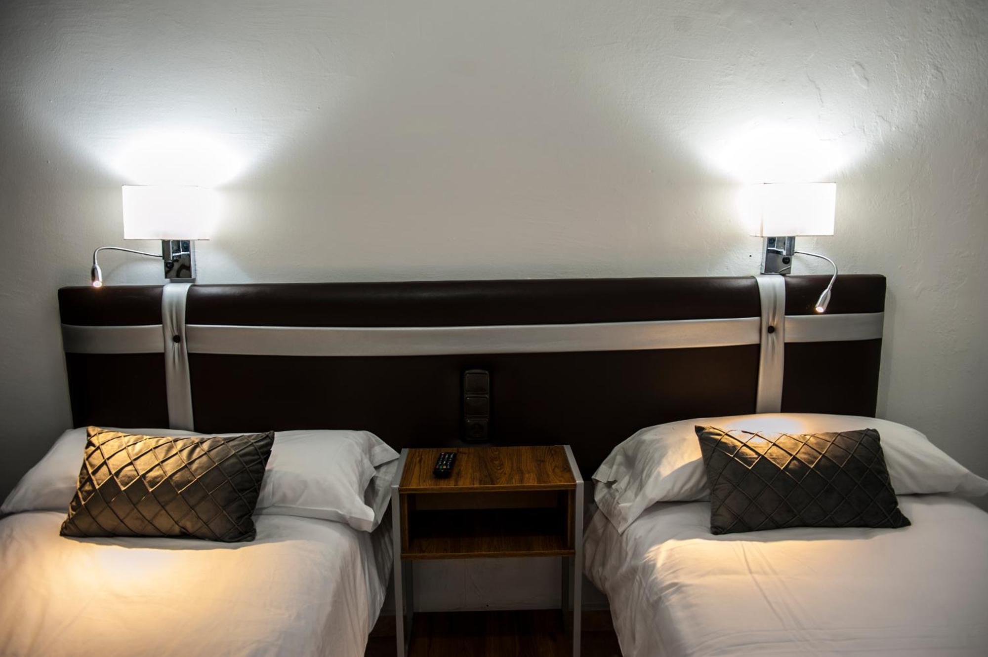 Hostal Las Palomas لوسينا المظهر الخارجي الصورة