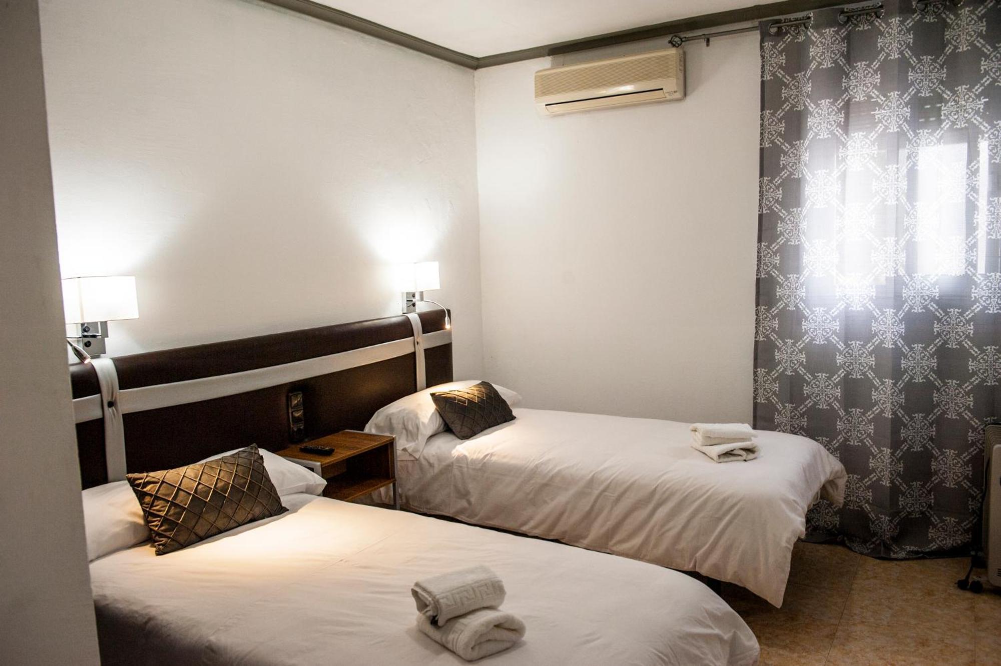 Hostal Las Palomas لوسينا المظهر الخارجي الصورة
