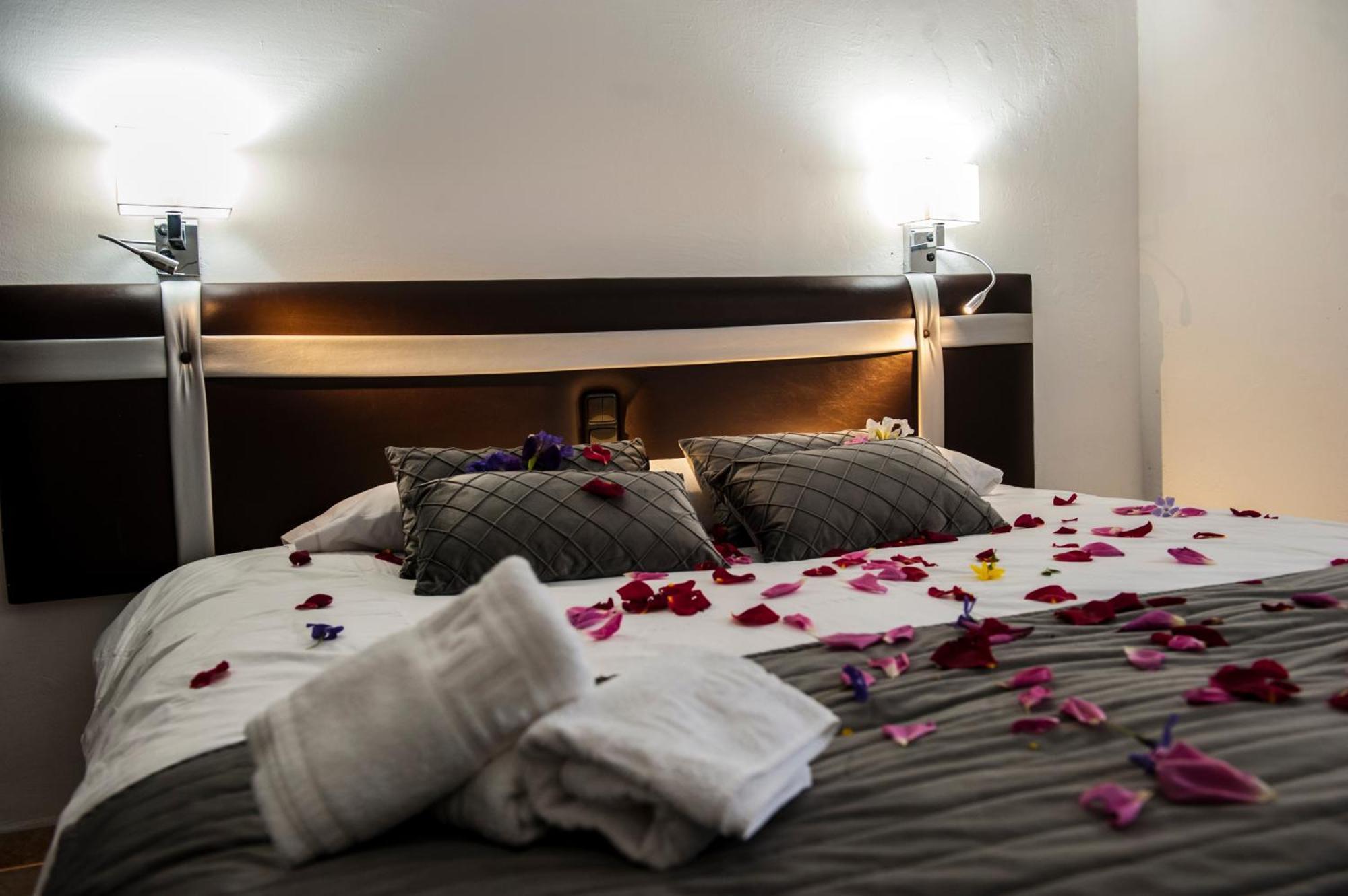 Hostal Las Palomas لوسينا المظهر الخارجي الصورة