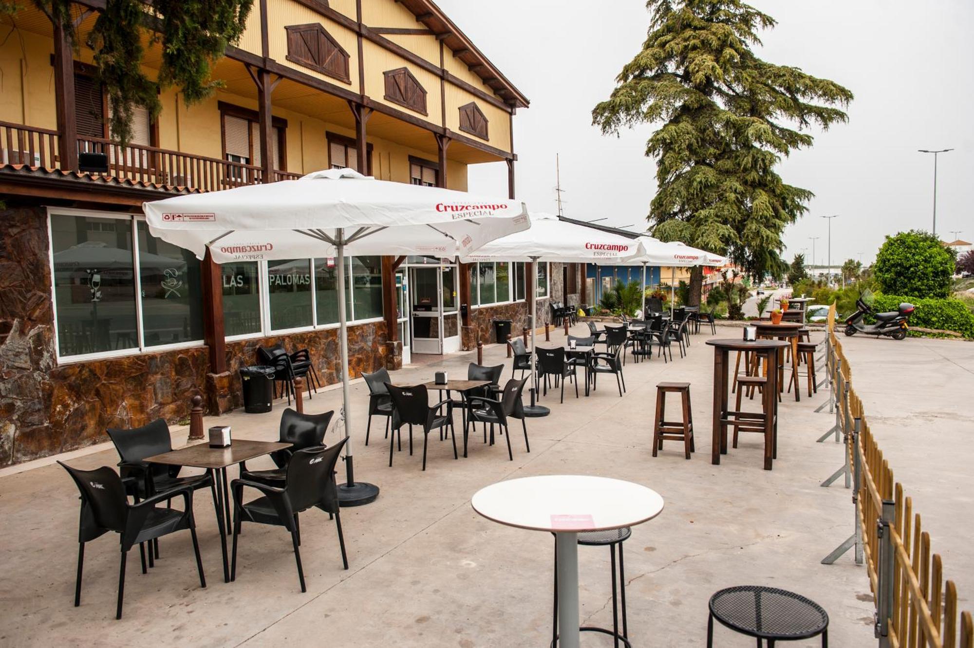 Hostal Las Palomas لوسينا المظهر الخارجي الصورة
